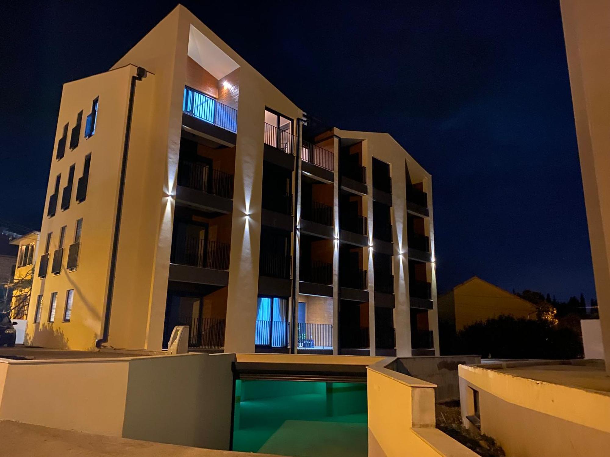 Fides Stylish Apartments Tivat With Pool エクステリア 写真